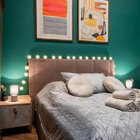 Next To New York Cafe And Metro With Free Parking Daire *
